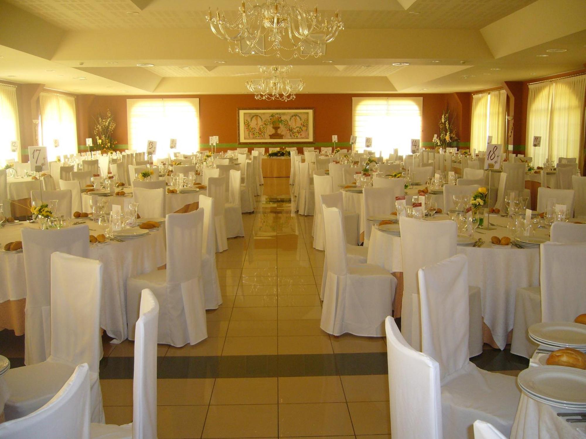 Hotel Restaurante La Alhama Medina de Pomar Exterior foto